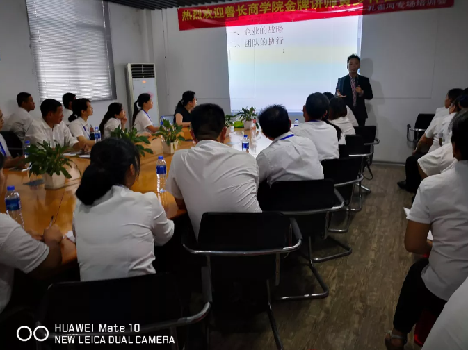 ���������������ڱ��У����A�ڈ�(zh��)�С���Ӗ(x��n)�������